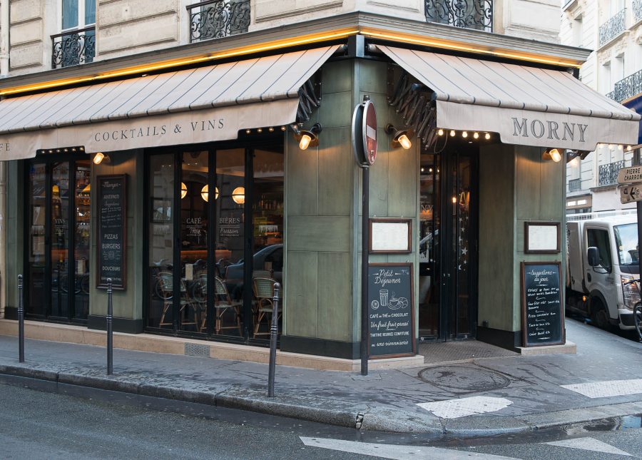Extérieur du restaurant Le Morny de Paris. Décoration par le Studio Emma Roux.